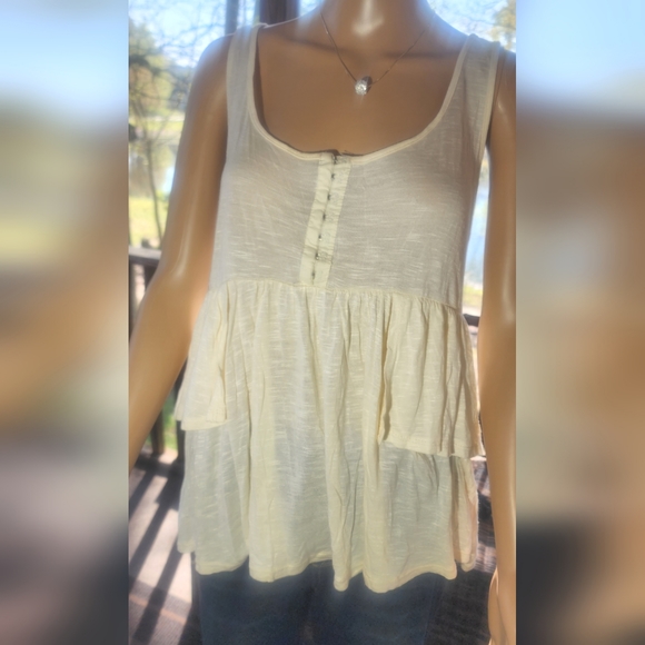 NEW NEVER WORN TOP SIZE LARGE SEE MEASUREMENTS IN PICS. - Picture 2 of 8